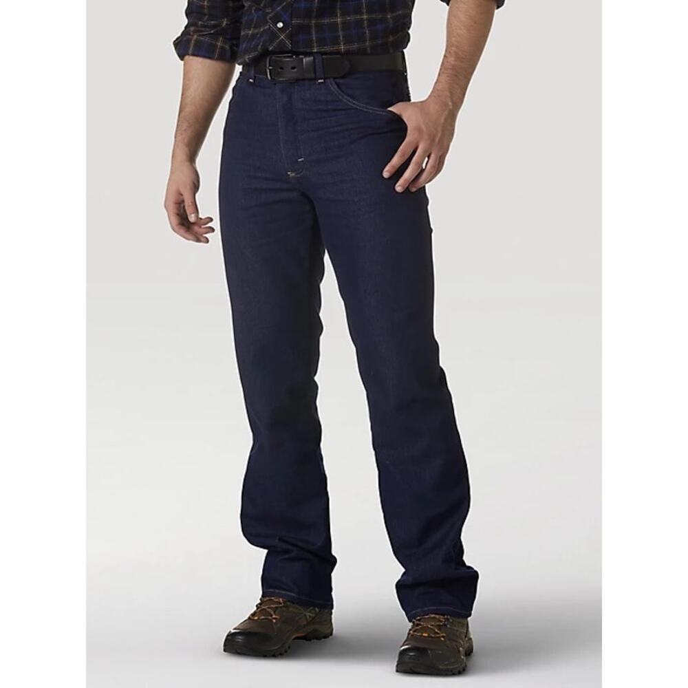 NWT WRANGLER RUGGED WEAR STRETCH REGULAR FIT JEAN